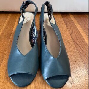 Seychelles Leather Slingback Block Heel Sandals Womens Size 10 Blue Peep Toe